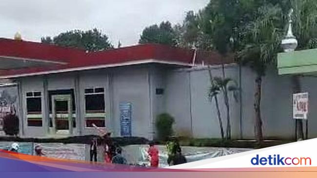 Petugas SPBU di Lampung Gelut Lawan Perampok, Pelaku Kabur Usai Tusuk Korban