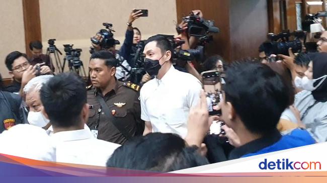 Harvey Moeis Bersiap Divonis, Sandra Dewi Tak Ada di Ruang Sidang