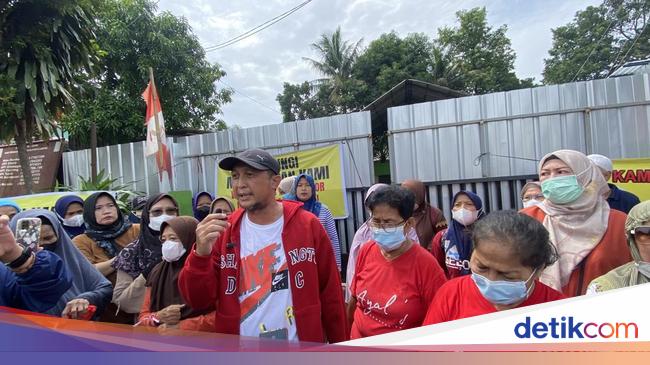 Warga di Depok Demo Tolak Insinerator Sampah: Asapnya Mengganggu!