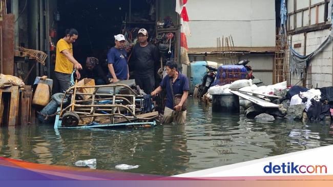 Wanti-wanti ke Warga Jakut Berkawan dengan Rob hingga Tahun Berganti