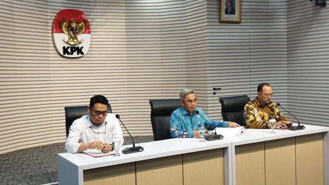 KPK Ungkap Upaya Hasto Rayu Riezky Mau Digantikan Harun Masiku di DPR