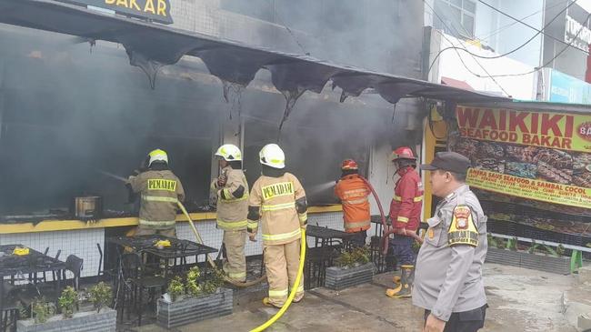 Restoran di Tangsel Ludes Terbakar gegara Tabung Gas Bocor