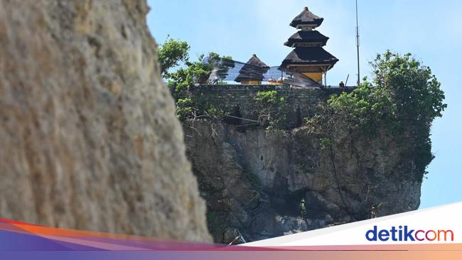 Intip Progres Proyek Penanganan Tebing Retak Pura Uluwatu