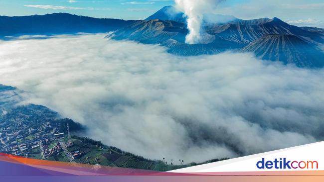 Potret Lautan Awan di Kawasan Taman Nasional Bromo