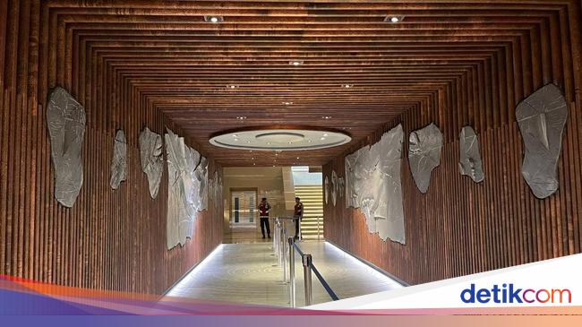 Pengalaman Kori &amp; Maria Lintasi Terowongan Silaturahim Masjid Istiqlal-Katedral