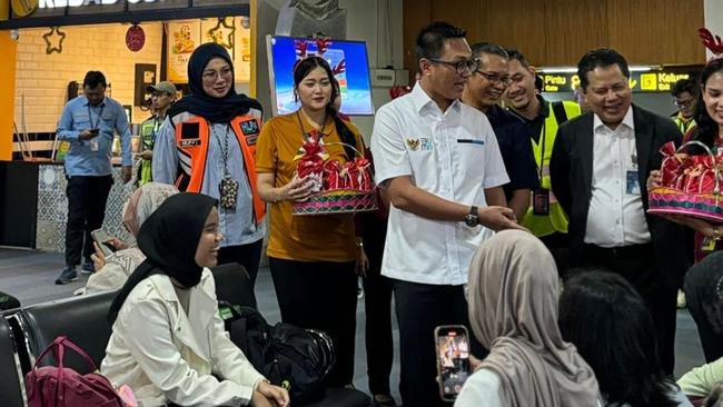 Kunjungi Bandara Halim, Wamen BUMN Cek Kelancaran Angkutan Mudik Nataru