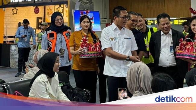 Kunjungi Bandara Halim, Wamen BUMN Cek Kelancaran Angkutan Mudik Nataru