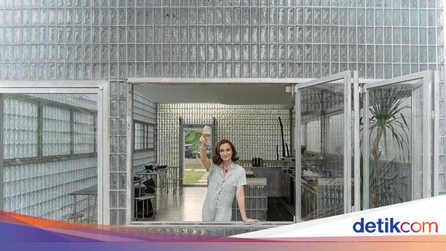 Atiqah Hasiholan Hobi Kulineran dan Punya Bisnis Coffee Shop