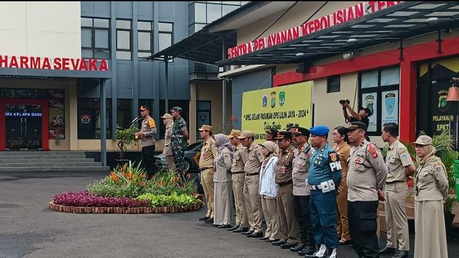 Polsek Kelapa Gading Sterilisasi Tempat Ibadah Cegah Ancaman Teror Saat Natal