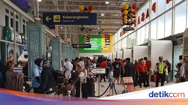 Penumpang Pilih Mudik Natal Naik Kereta di Stasiun Pasar Senen karena Murah