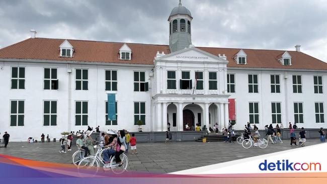 Sehari Penuh Bertualang Menjelajahi Kota Tua Jakarta, Bisa Naik Transum Lho!