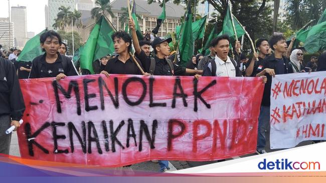 Demo Massal Tolak PPN 12% Mulai Kompak Patung Kuda Jakpus