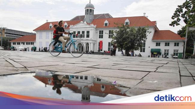 Menghabiskan Libur Nataru di Kota Tua Jakarta