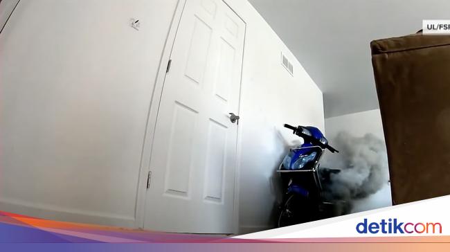 Ngeri! Ini Dampaknya Jika Motor Listrik Terbakar di Dalam Rumah