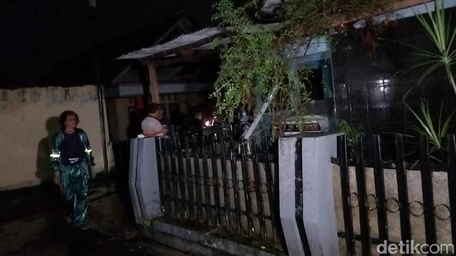 Densus 88 Tangkap 4 Terduga Teroris di Majalengka