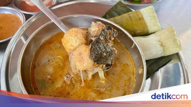 Warung Ijo: Gurihnya Juara! Sop Saudara Khas Makassar Pakai Buras Lembut