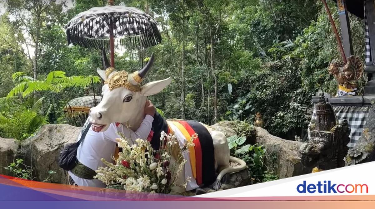 Pura Kahyangan Kedatuan Raksa Sidhi, Tempat Melukat yang Viral di Bali