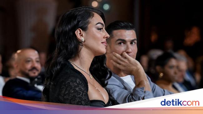 7 Foto Ronaldo dan Georgina Rodriguez yang Disebutnya Sebagai Istri