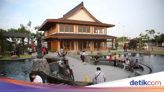 Suasana Taman Doa Our Lady Of Akita PIK Saat Libur Nataru