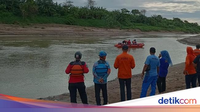 Bocah 7 Tahun Terseret Arus Sungai Citarum Bekasi Saat Cari Kerang