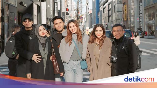 8 Foto Mesra Aurel Hermansyah Triple Date Bareng Aaliyah Massaid ke Jepang