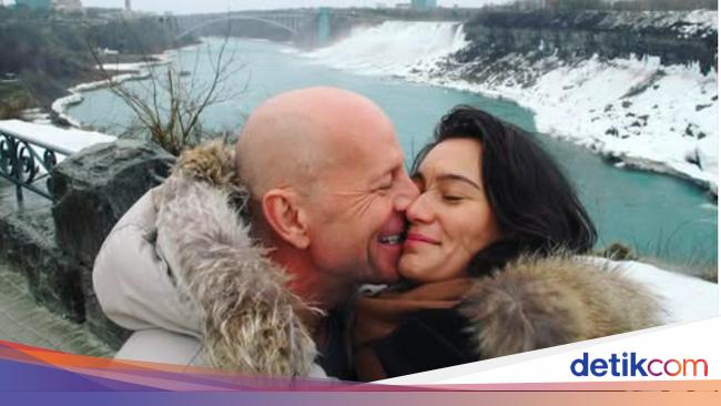 Istri Bruce Willis Ungkap Curhat Sedih Rayakan Anniversary Saat Suami Demensia