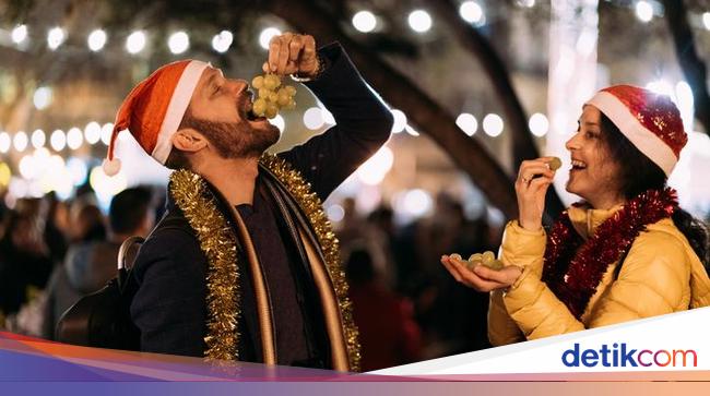 Mengapa Orang Makan 12 Butir Anggur di Bawah Meja Saat Tahun Baru?