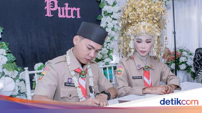 Pengantin Viral Bajunya Agak Lain, Akad Nikah Pakai Seragam Pramuka