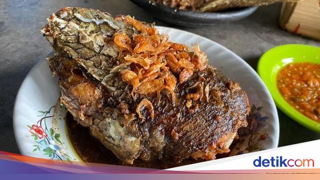 Saung Matoa: Sedapnya Pecak Gurame dan Gabus Pucung di Warung Betawi-Sunda