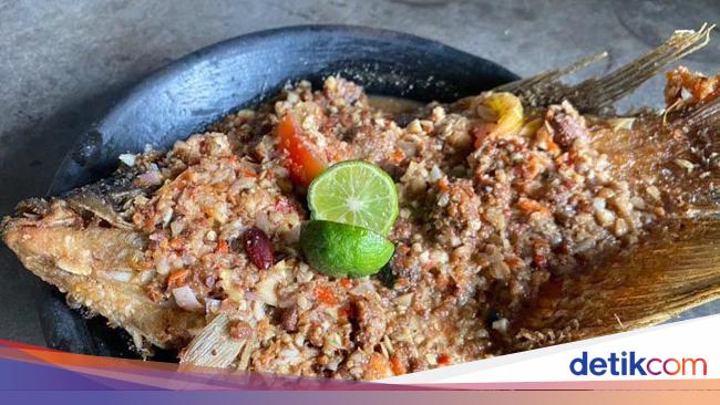 Viral di Bekasi, Warung Betawi Punya Pecak Ikan hingga Gabus Pucung Enak