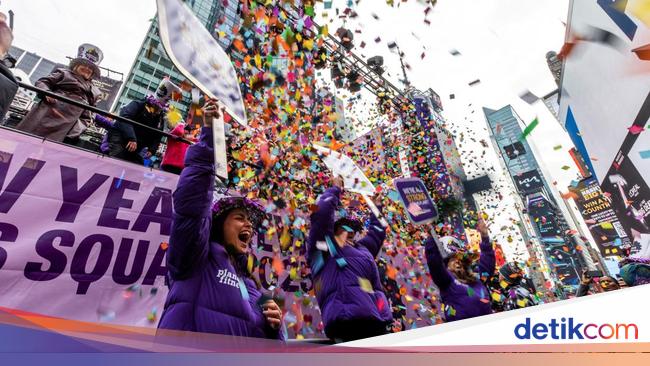 Semarak Times Square Jelang Perayaan Pergantian Tahun