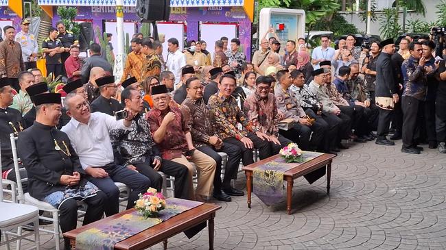 Tawa Lepas Ahok, Anies dan Eks Gubernur Jakarta Lainnya di Balai Kota