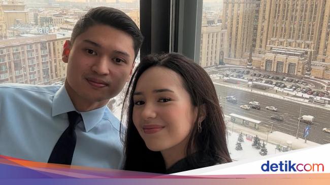 8 Gaya Artis Liburan Akhir Tahun 2024, Aurel-Atta Mesra Ciuman di Salju