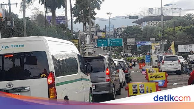 1,1 Juta Kendaraan Melintas di Puncak Bogor Selama Operasi Lilin 2024