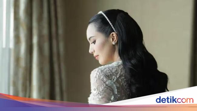 10 Hairdo Pernikahan Artis Jadi Tren di 2024, Gaya Adat Hingga Internasional