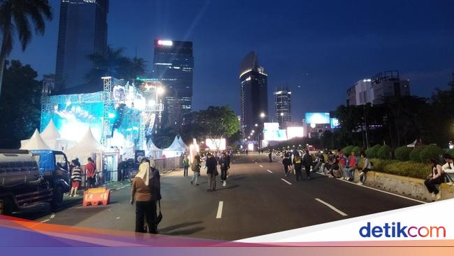 Senangnya Pekerja di Sudirman Jakarta, Pulang Ngantor Ada Car Free Night