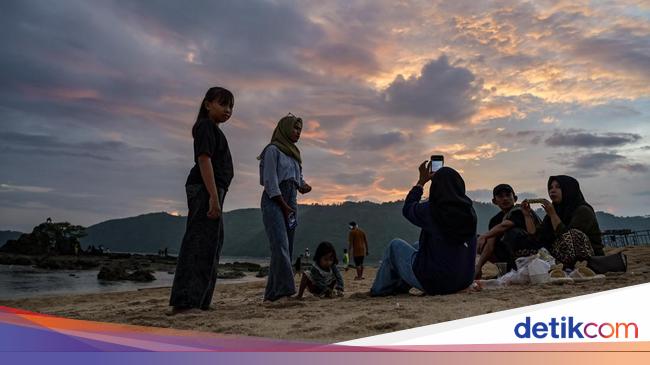 Memotret Sunset Terakhir Tahun 2024 di Lombok