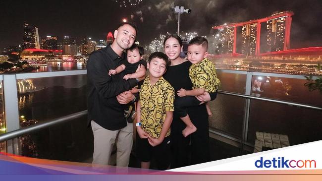 Gaya Keluarga Artis Indonesia Rayakan Tahun Baru 2025 di Luar Negeri, Bikin Iringan!