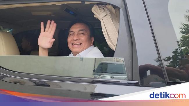 Effendi Simbolon Temui Jokowi di Solo, Apa yang Dibahas?