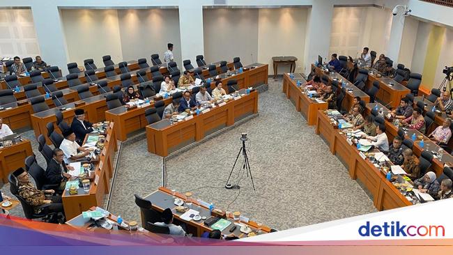 Legislator PD Soroti Beda Usul Biaya Haji Menag-Wamenag: Kami Terhenyak