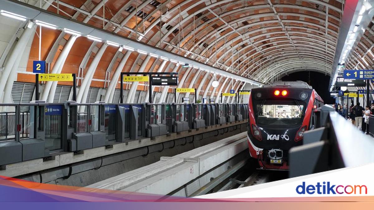 Penumpang Dievakuasi Jalan Kaki di Sisi Rel, LRT Jabodebek: Pilihan Terakhir
