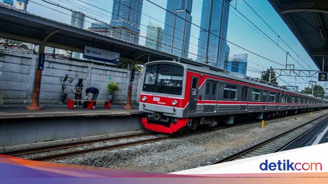 KRL Jabodetabek Masih Berhenti di Stasiun Karet