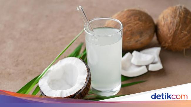 Mana Lebih Bagus, Air Kelapa Kalengan, Botol, atau Kemasan Kotak?