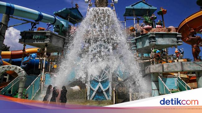 Potret Ramainya Pengunjung Ancol Saat Liburan Tahun Baru 2025