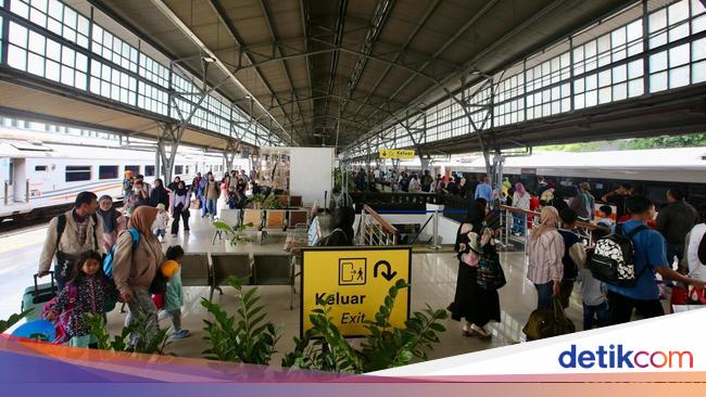 KAI Catat 246 Ribu Penumpang Pulang Kampung di Awal Ramadan