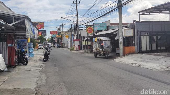 Viral Pria di Sleman Ngamuk dan Tutup Jalan gegara Lupa Parkir Motor