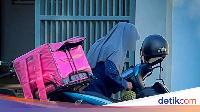 Belum Makan Seharian, Ojol Ini Terharu Dapat Nasi Bungkus Gratis