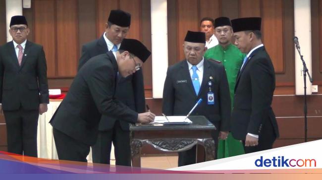 Menteri Wihaji Lantik Budi Setiyono Jadi Sekretaris Kemendukbangga