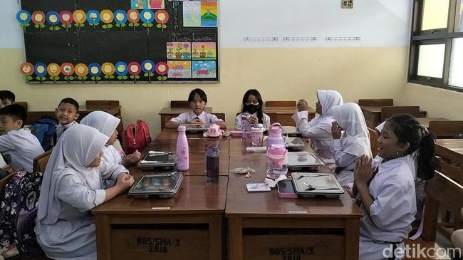 Senangnya Siswi SMP Dapat Makan Bergizi Gratis: Bisa Nabung Uang Jajan