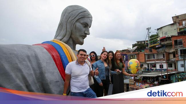 Ramai Wisatawan Kunjungi Patung Yesus Cetak 3D Terbesar di Amerika Latin